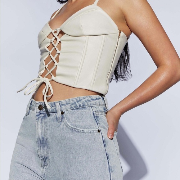 MESHKI MESHKI
Alaia
Lace Up Corset Pu Top - Wheat - Picture 5 of 15